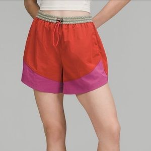 Lululemon Evergreen High-Rise Short 4.5", size 2